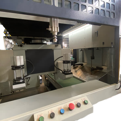 주문 스테인리스 물동이 꼭지를 위한 360의 자동적인 담황색으로 물들이는 기계 35 KW 380V 온라인 제조