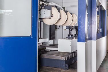 주문 기계 3000*3200*2800mm 차원을 닦는 CNC 자동 금속 온라인 제조